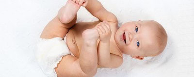 Krew w kupie niemowlaka. Przyczyny i leczenie