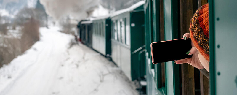 Dlaczego pociąg to najlepszy sposób podróży w Boże Narodzenie? Wygoda, klimat i brak korków