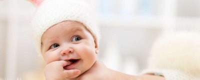Jak pielęgnować uszy niemowlaka?