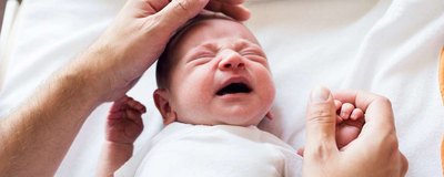 Co komunikuje płaczem niemowlę