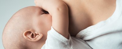Jak prawidłowo przystawiać dziecko do piersi?