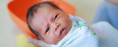 Czy warto kąpać noworodka od razu po porodzie?