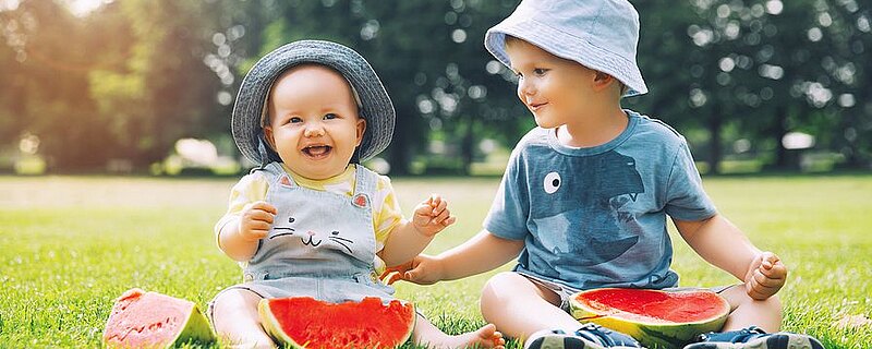 Piknik w niemowlakiem. Gadżety niezbędne podczas wypadu za miasto