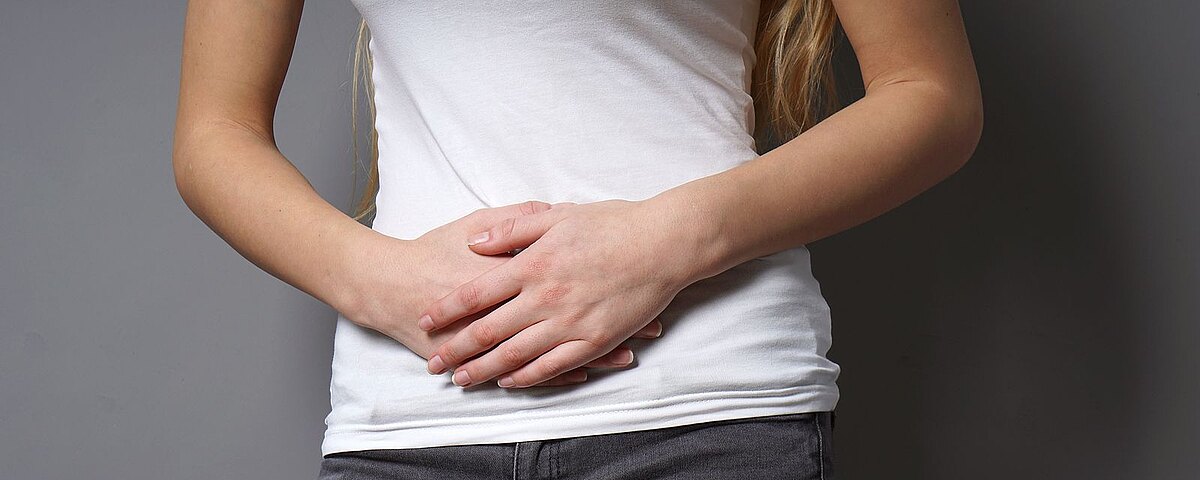 Przepuklina pępkowa po porodzie. Poznaj objawy i możliwości leczenia