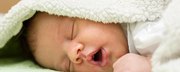 Dziecko śpi z otwartą buzią - o czym to świadczy?
