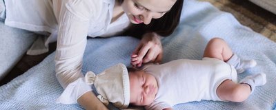 Ile śpi niemowlę w wieku 1 - 3 miesięcy?