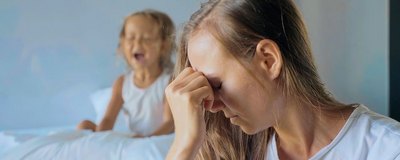 Trudne emocje rodzicielskie – jak sobie z nimi radzić