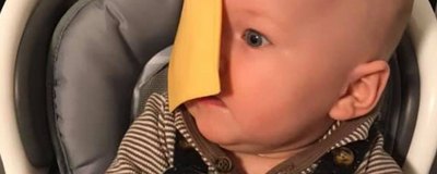 Rzucanie serem w buzię niemowlaka?  Poznaj najnowszy rodzicielski viral! Czy tylko ja czuję gniew?