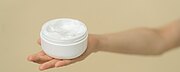 "Skincare" dla 10-latki? Dzieci chcą retinolu i kwasów z TikToka. A czego naprawdę potrzebuje młoda skóra?