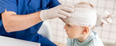 Wstrząs mózgu u dziecka - objawy powikłania wstrząśnienia mózgu