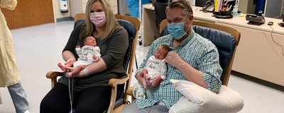 Mama zakażona koronawirusem po raz pierwszy przytuliła swoje dzieci 3 tygodnie po porodzie