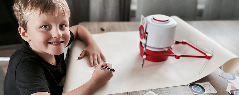 Nauka i zabawa - najlepsze połączenie. Dlaczego robot edukacyjny Step podbił serce mojego synka