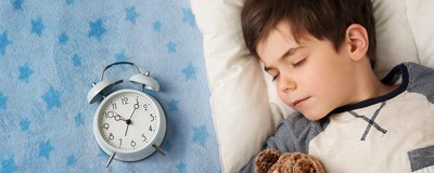 Niedobory snu wpływają na rozwój mózgu i funkcji poznawczych. Badania