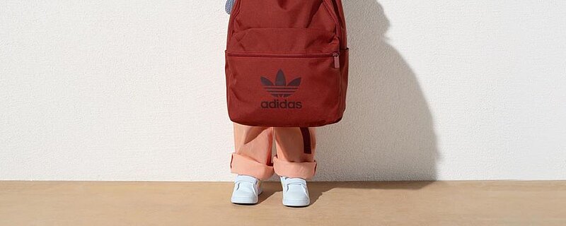 Sneakersy dla dziewczynki na co zwrócić uwagę by obuwie zapewniało zdrowy rozwój małych stóp